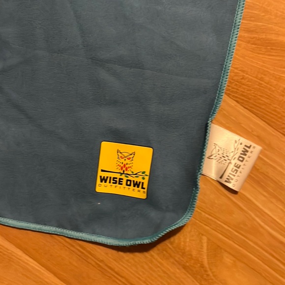 Wise Owl Outfitters Camping wash cloth Towel - Camping Accessories, Quick Dry - Picture 3 of 4